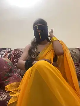 Snapshot of HoneyBearCpl chatting on 01/02/25, 04:02 HoneyBearCpl online show from 01/02/25, 04:02