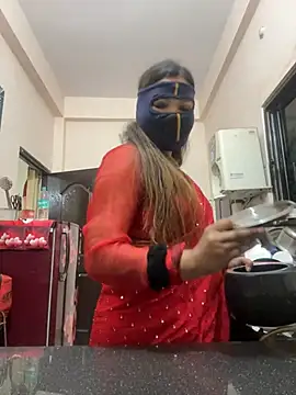 Snapshot of HoneyBearCpl chatting on 01/31/25, 04:27 HoneyBearCpl online show from 01/31/25, 04:27