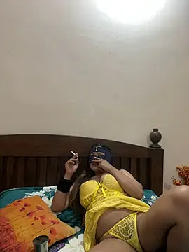 Snapshot of HoneyBearCpl chatting on 02/04/25, 04:50 HoneyBearCpl online show from 02/04/25, 04:50