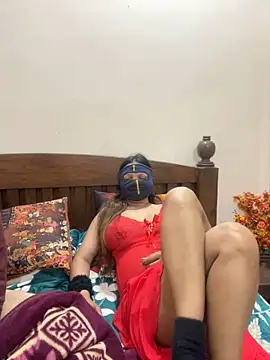 Snapshot of HoneyBearCpl chatting on 02/06/25, 03:48 HoneyBearCpl online show from 02/06/25, 03:48