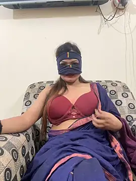 Snapshot of HoneyBearCpl chatting on 03/22/25, 07:53 HoneyBearCpl online show from 03/22/25, 07:53