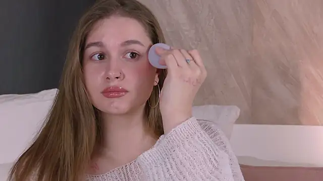 EllieHayes online show from 04/10/26, 10:14