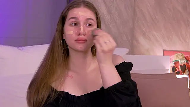 Snapshot of EllieHayes chatting on 07/10/26, 10:56 EllieHayes online show from 07/10/26, 10:56