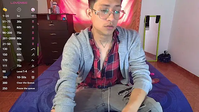 Snapshot of Sweet_c4mer0n chatting on 09/23/25, 03:26 Sweet c4mer0n online show from 09/23/25, 03:26