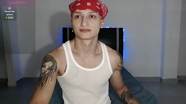 arthurphoenix  online show from 12/23/24, 04:01