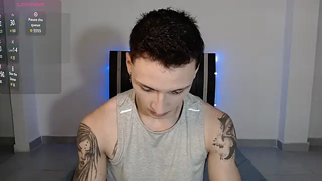 arthurphoenix  online show from 12/24/24, 04:22