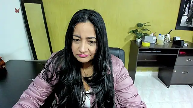 Snapshot of Adele_Sweett chatting on 01/31/25, 10:52 Adele Sweett online show from 01/31/25, 10:52