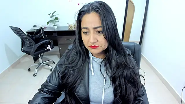 Snapshot of Adele_Sweett chatting on 02/15/25, 12:22 Adele Sweett online show from 02/15/25, 12:22