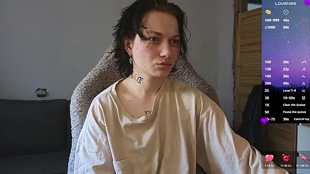 esajukyy online show from 04/14/26, 04:18