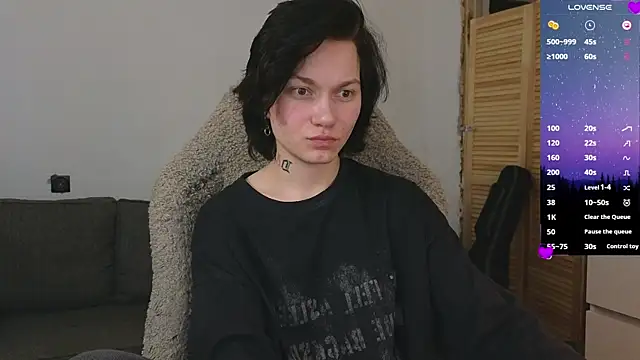 esajukyy online show from 04/14/26, 04:24