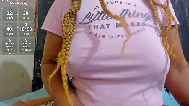 KamariaFyre online show from 03/04/26, 01:39