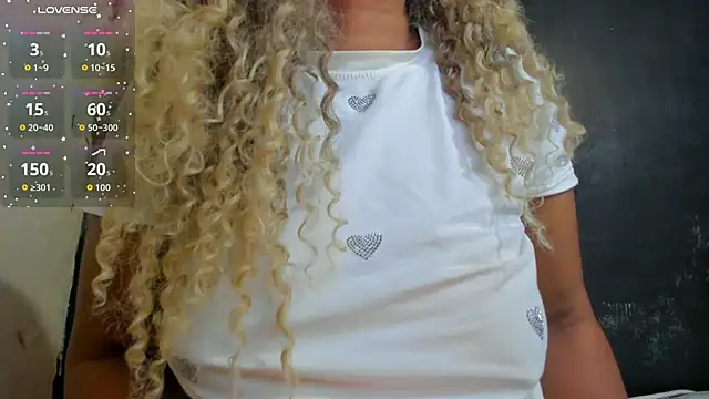 KamariaFyre online show from 04/18/26, 05:33