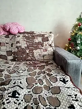 Snapshot of Miranda_Nancy chatting on 12/21/24, 08:28 Miranda Nancy online show from 12/21/24, 08:28