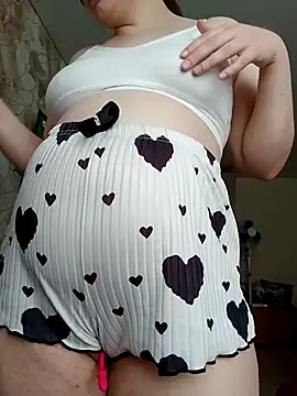 Snapshot of Miranda_Nancy chatting on 09/22/25, 08:27 Miranda Nancy online show from 09/22/25, 08:27