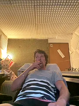 zenzero87 online show from 12/22/25, 02:58