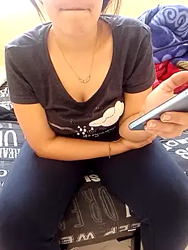 ShadiaStar online show from 11/19/25, 03:34