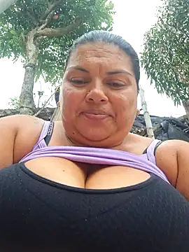 Snapshot of chubby_sexy_big_tits chatting on 03/07/25, 06:33 chubby sexy big tits online show from 03/07/25, 06:33