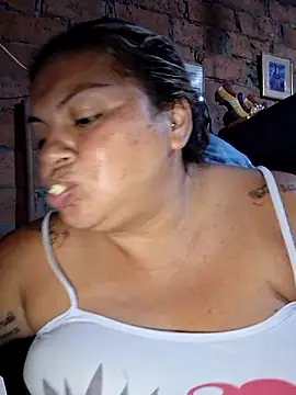 Snapshot of chubby_sexy_big_tits chatting on 09/21/25, 01:29 chubby sexy big tits online show from 09/21/25, 01:29