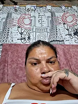 Snapshot of chubby_sexy_big_tits chatting on 09/27/25, 12:48 chubby sexy big tits online show from 09/27/25, 12:48