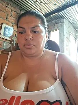 Snapshot of chubby_sexy_big_tits chatting on 09/27/25, 12:54 chubby sexy big tits online show from 09/27/25, 12:54