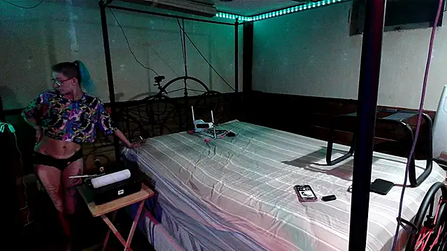 Snapshot of Stonermama666420 chatting on 10/16/25, 03:51 Stonermama666420 online show from 10/16/25, 03:51