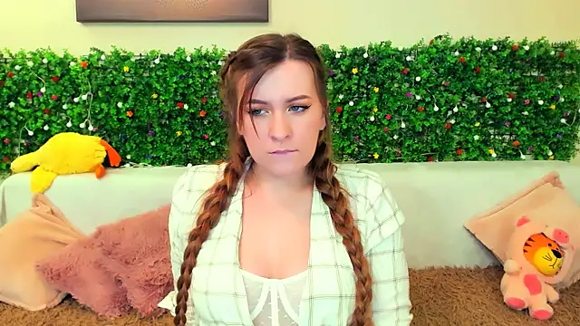 liya gorgeous online show from 12/22/24, 11:22