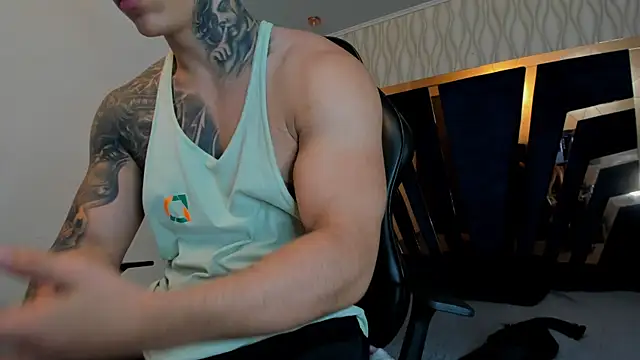 Flynn Riider online show from 11/30/25, 05:17