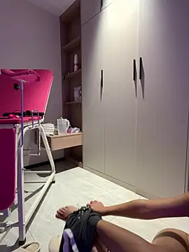 pinnnnnnk online show from 02/01/26, 12:04