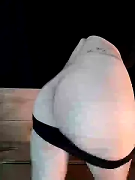 Snapshot of Sweety-Cat chatting on 12/23/24, 01:08 Sweety-Cat online show from 12/23/24, 01:08