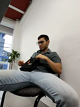 alexdesire online show from 11/26/25, 10:11