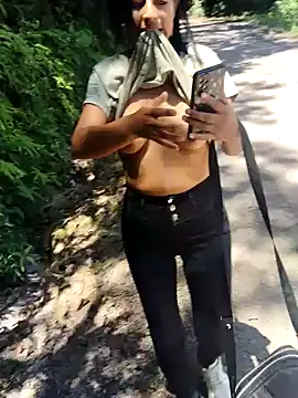 Danna-linyi online show from 12/12/24, 05:48