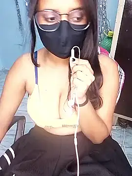 Snapshot of hinaa_khan chatting on 09/18/25, 11:45 hinaa khan online show from 09/18/25, 11:45