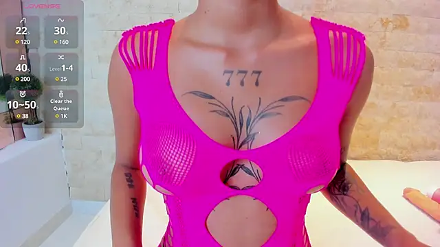 mia roldan  online show from 01/22/25, 07:24