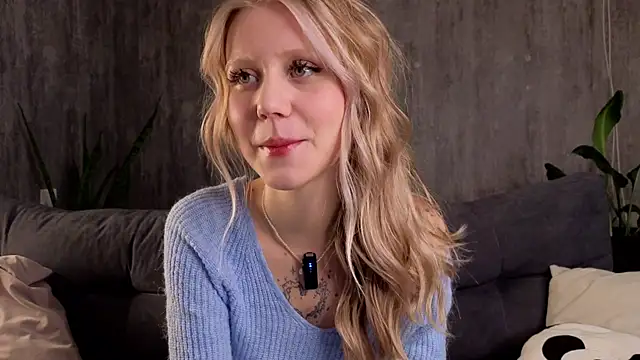 WiloneEsse online show from 02/18/25, 01:10