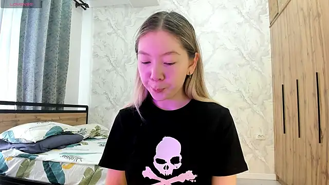 Babby Rabbit online show from 04/18/26, 08:29