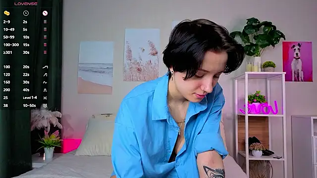 Snapshot of ElvaHilby chatting on 03/04/26, 01:11 ElvaHilby online show from 03/04/26, 01:11