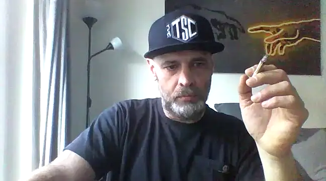 Snapshot of Avamereandmikel chatting on 02/26/25, 04:24 Avamereandmikel online show from 02/26/25, 04:24