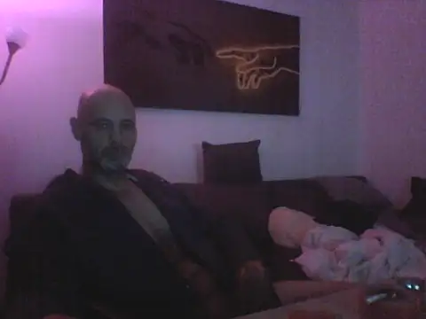 Snapshot of Avamereandmikel chatting on 10/29/25, 02:58 Avamereandmikel online show from 10/29/25, 02:58