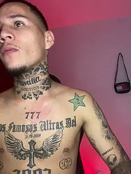 Snapshot of Junihn0 chatting on 01/31/25, 04:06 Junihn0 online show from 01/31/25, 04:06