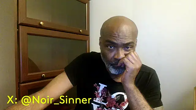 Snapshot of sinnernoir chatting on 05/05/26, 03:36 sinnernoir online show from 05/05/26, 03:36