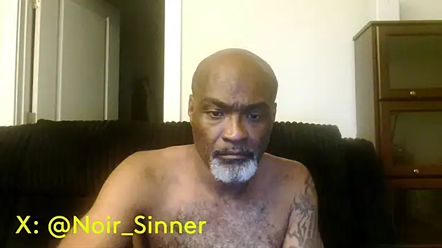 Snapshot of sinnernoir chatting on 05/30/26, 04:53 sinnernoir online show from 05/30/26, 04:53
