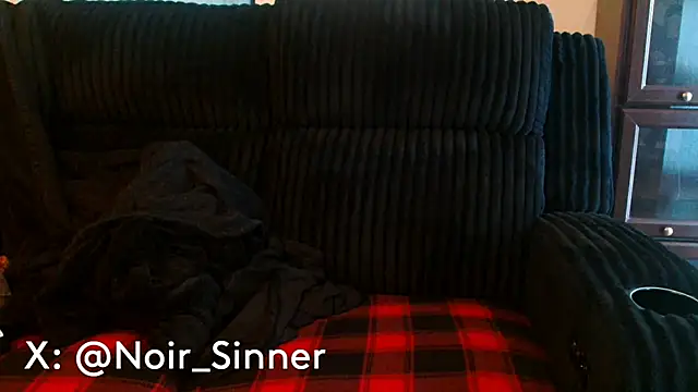 Snapshot of sinnernoir chatting on 06/01/26, 12:29 sinnernoir online show from 06/01/26, 12:29