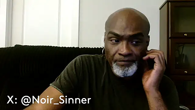 Snapshot of sinnernoir chatting on 06/02/26, 12:34 sinnernoir online show from 06/02/26, 12:34