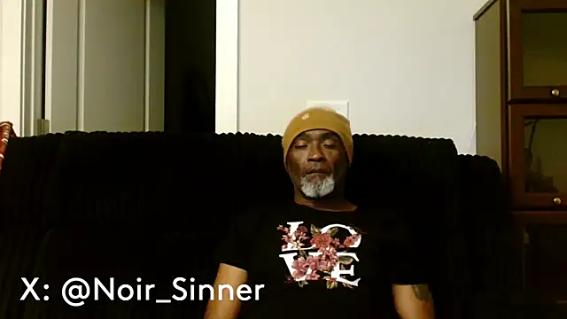 Snapshot of sinnernoir chatting on 06/05/26, 07:03 sinnernoir online show from 06/05/26, 07:03