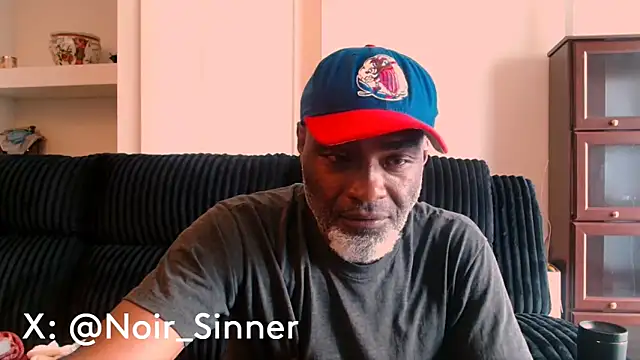 Snapshot of sinnernoir chatting on 06/15/26, 05:37 sinnernoir online show from 06/15/26, 05:37