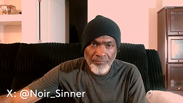 Snapshot of sinnernoir chatting on 06/17/26, 03:53 sinnernoir online show from 06/17/26, 03:53