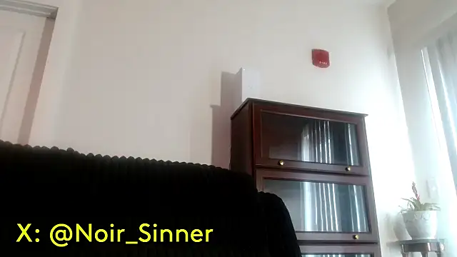 Snapshot of sinnernoir chatting on 07/08/26, 01:04 sinnernoir online show from 07/08/26, 01:04