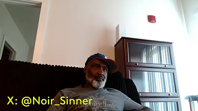 Snapshot of sinnernoir chatting on 07/14/26, 03:29 sinnernoir online show from 07/14/26, 03:29