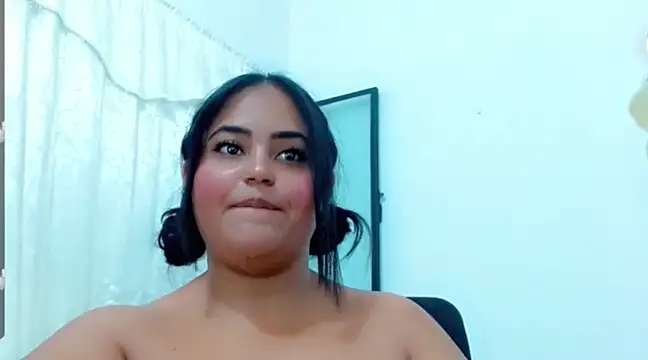 emyli 23 online show from 02/13/25, 06:48