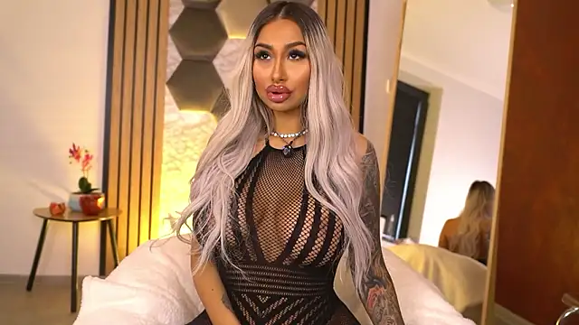 Snapshot of GoldenAmber chatting on 02/04/26, 06:30 GoldenAmber online show from 02/04/26, 06:30